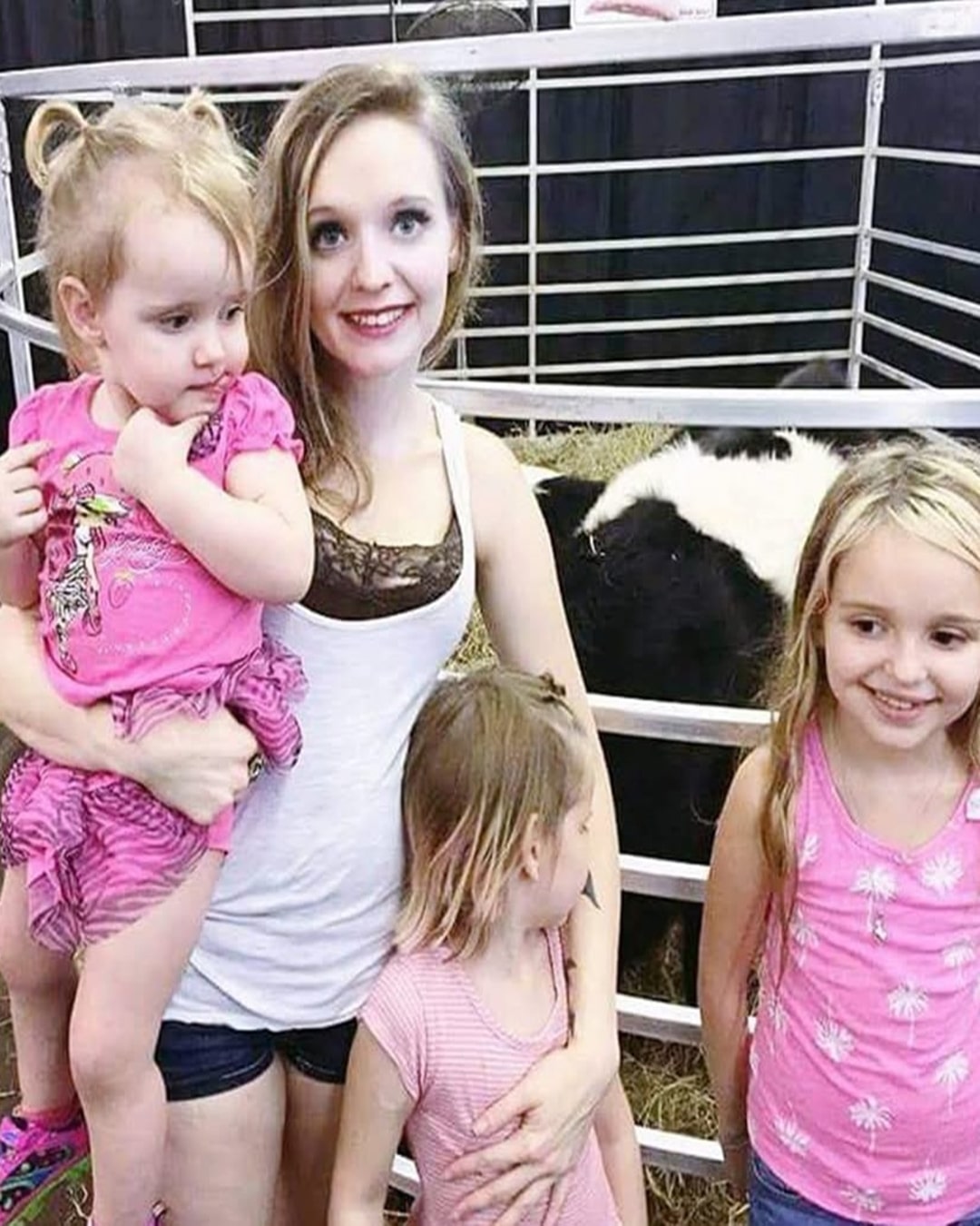 When Hope Arrived with a Cane: How a 74-Year-Old Stranger Restored One Single Mother’s Faith in Humanity